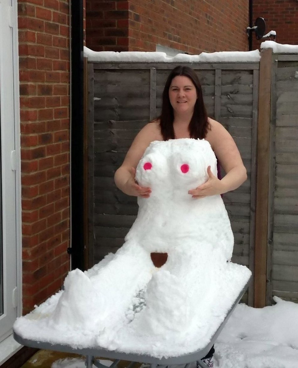 Wiltshire Lets Get Naked In The Snow Facebook Craze Goes Viral Slideshow Ibtimes Uk