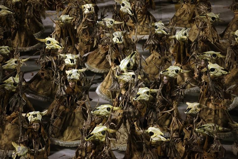 Revellers from the Vila Isabel samba school participate in the annual Carnival parade in Rio de Janeiros Sambadrome February 12, 2013.