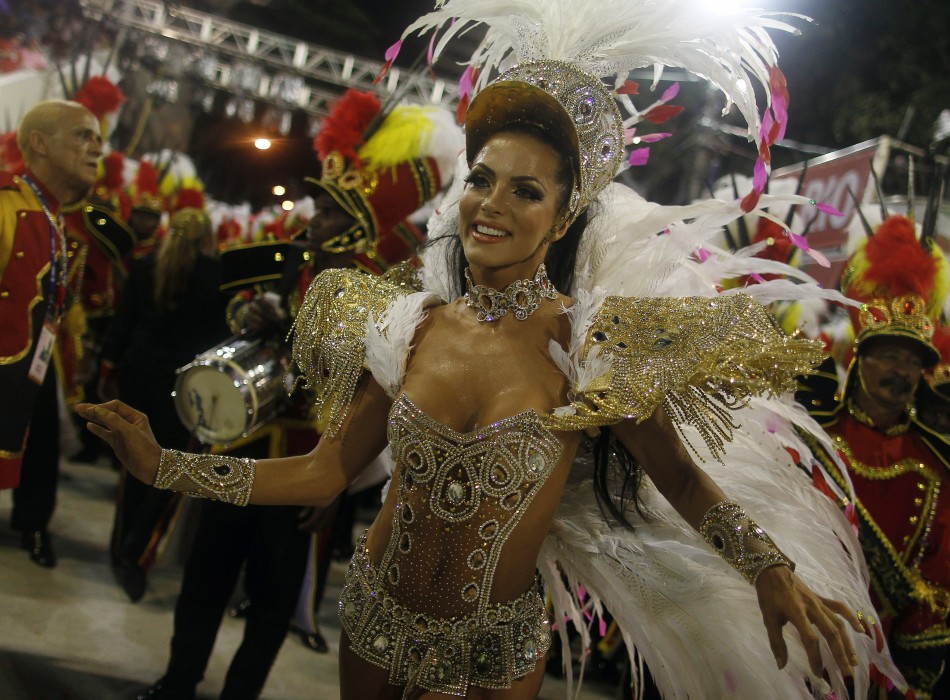 Rio Carnival 2013  Brazilian beauties Floats