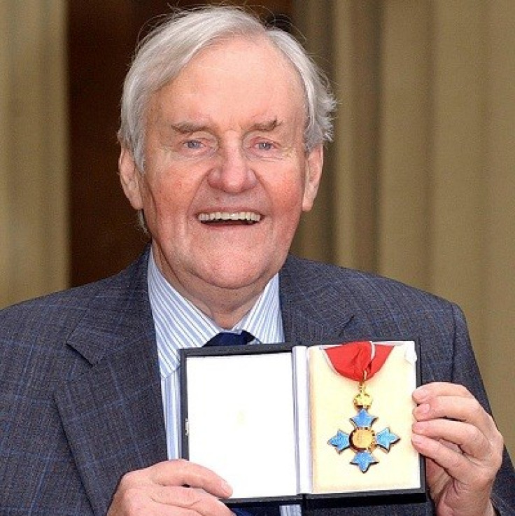 Richard Briers posing with his CBE in 2003 (Reuters)
