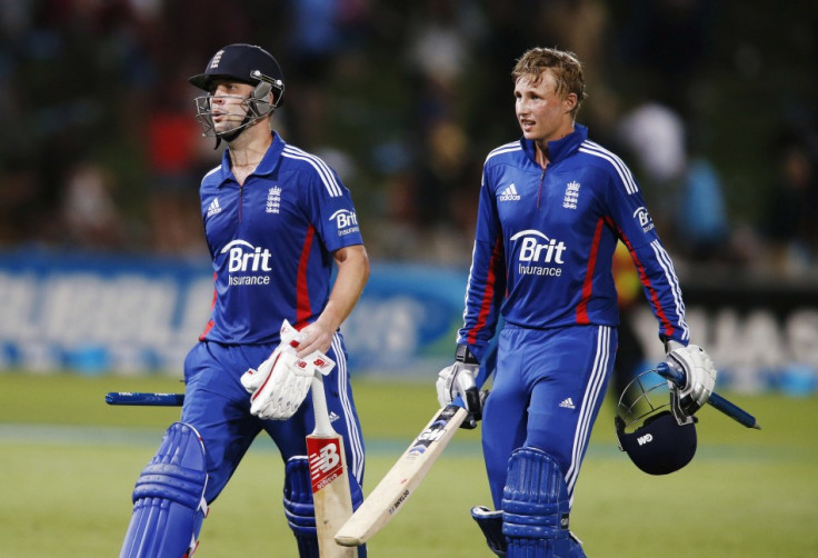 Joe Root (L) and Jonathan Trott