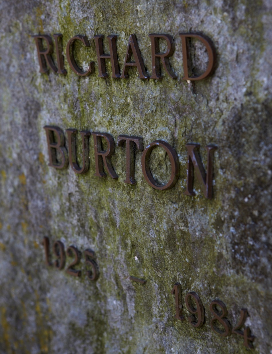 Richard Burtons Grave