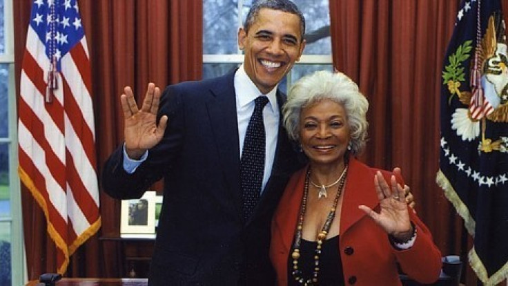 US President Barack Obama and Star Trek actress Nichelle Nichols give the Vulcan salute. (Official White House photo)