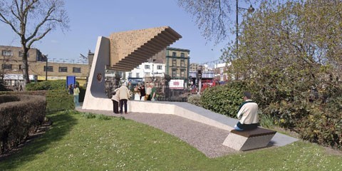 The memorial to the Bethnal Green Tube disaster (www.eastlondonlines.co.uk) The memorial to the Bethnal Green Tube disaster (www.eastlondonlines.co.uk)