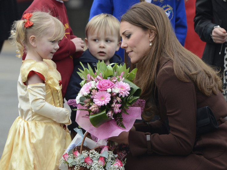 Children meet the Duchess