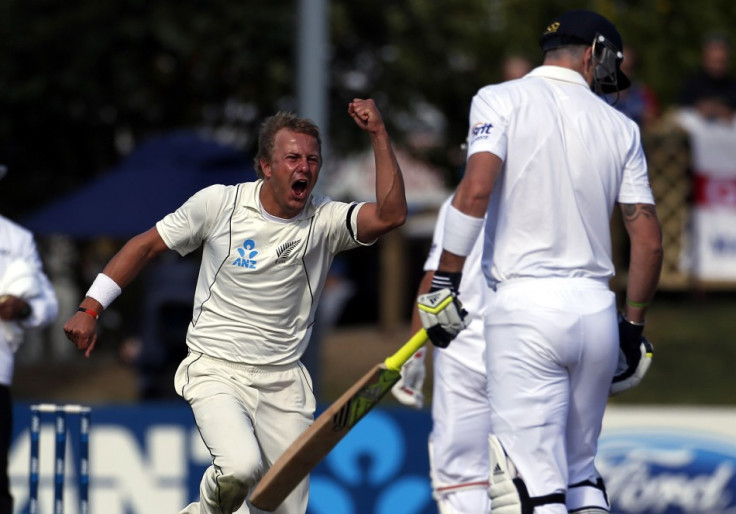 Neil Wagner and Kevin Pietersen