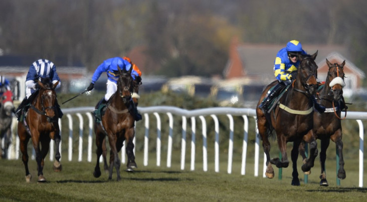 Aurora's Encore wins Grand National