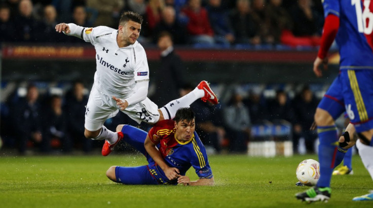 Aleksandar Dragovic challenges Kyle Walker