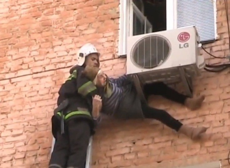 Fireman comes to rescue of Artyomova