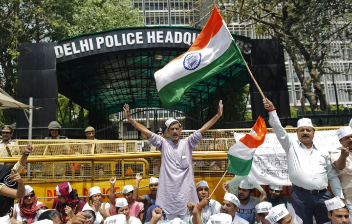 Delhi Rape: Teenage girl raped by eight men Delhi Rape: Teenage girl raped by eight men
