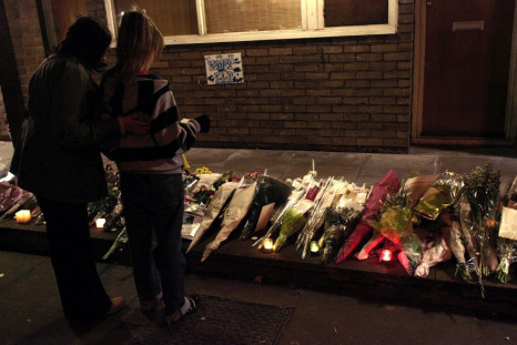 Flowers are seen laid close to the property where Billy Cox, 15 was shot dead in Lambeth in south London, February 15, 2007. (Photo: Reuters)
