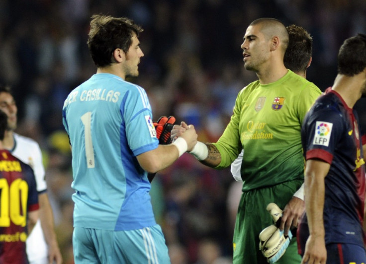 Iker Casillas (L) and Victor Valdes