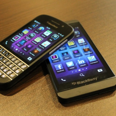 BlackBerry Q10 vs Z10