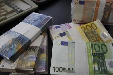 Swiss franc and euro notes