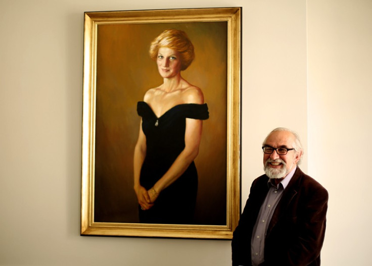 Israel Zohar and his new Princess Diana portrait (Photo: IBTimes UK)