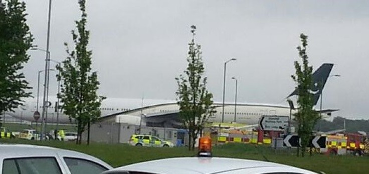 The diverted plane in Stansted (Twitter/Dan glyballs)