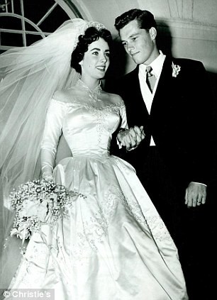 Hollywood Memorabilia: Elizabeth Taylor's First Wedding Dress to be ...