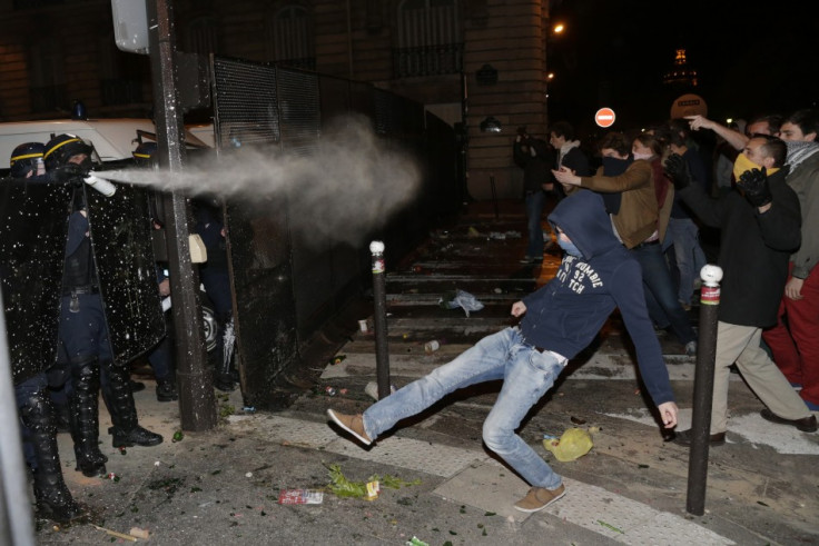 Anti-gay marriage protesters clash with police in Paris