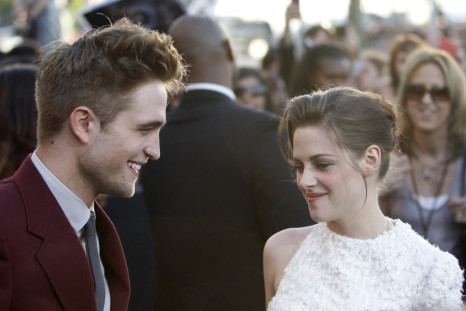 Robert Pattinson Splits with Kristen Stewart