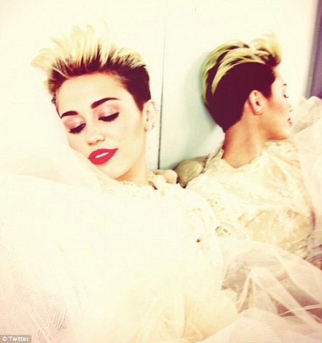 Miley Cyrus Allegedly on The Brink of 'Losing It'?