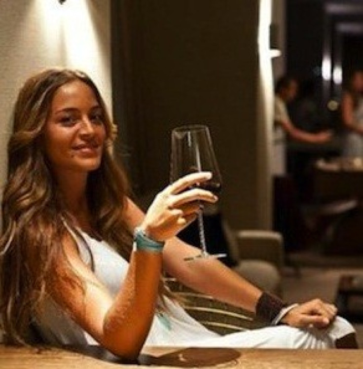 Marta Tornel raises a glass to victory for David Ferrer