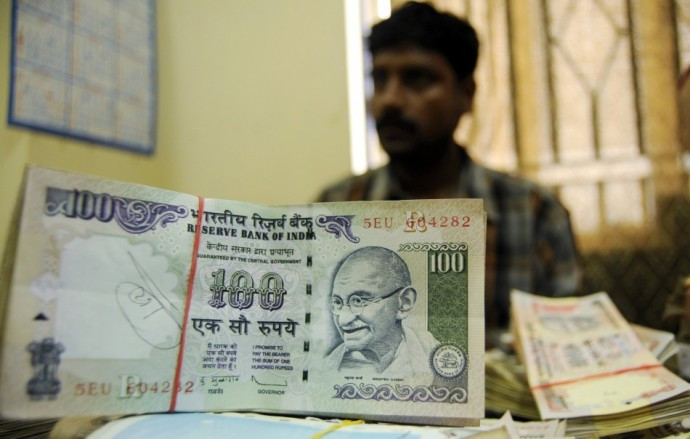 Indian Rupee 100 notes