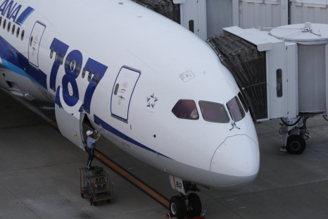 787 Dreamliner plane
