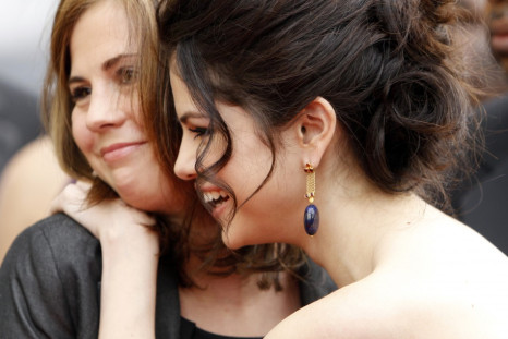 Selena Gomez (R) hugs her mother Mandy Cornett