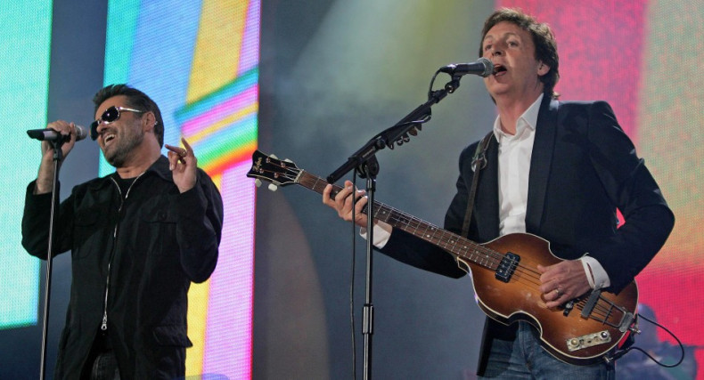 Paul McCartney and George Michael (L) perform at the Live 8 concert in Hyde Park in London, July 2, 2005.