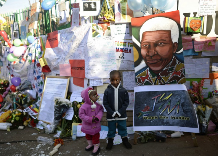 Nelson mandela wellwishers Medi Clinic heart Hospital Pretoria