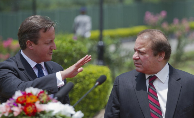 David Cameron (l) and Pakistan PM Naswaz Sharif