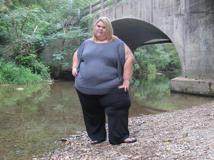 US Woman Rachel Bascue Refused Pedicure Because She Was Too Fat To Fi