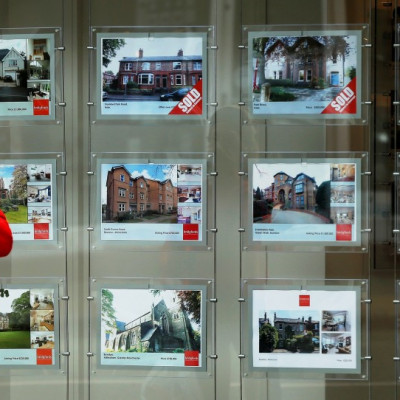 British house prices rose 3.7% in the second quarter