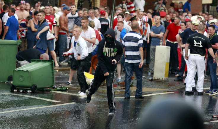 Loyalists clash with police in north Belfast