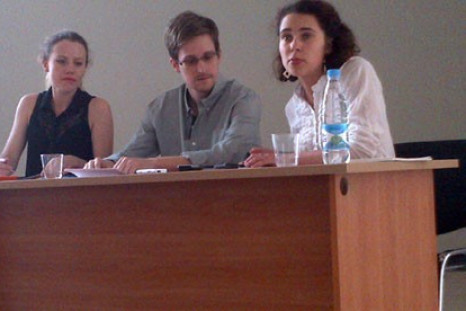 Edward Snowden with human rights groups representatives in Moscow (Tanya Lokshina/HRW)