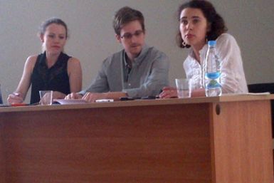 Edward Snowden with human rights groups representatives in Moscow (Tanya Lokshina/HRW)