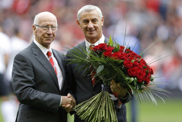 Sir Bobby Charlton (L)