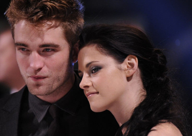 Katy Perry has stated that she did contact Kristen Stewart when reports surfaced that her Stewart's ex, Robert Pattinson were a couple/Reuters