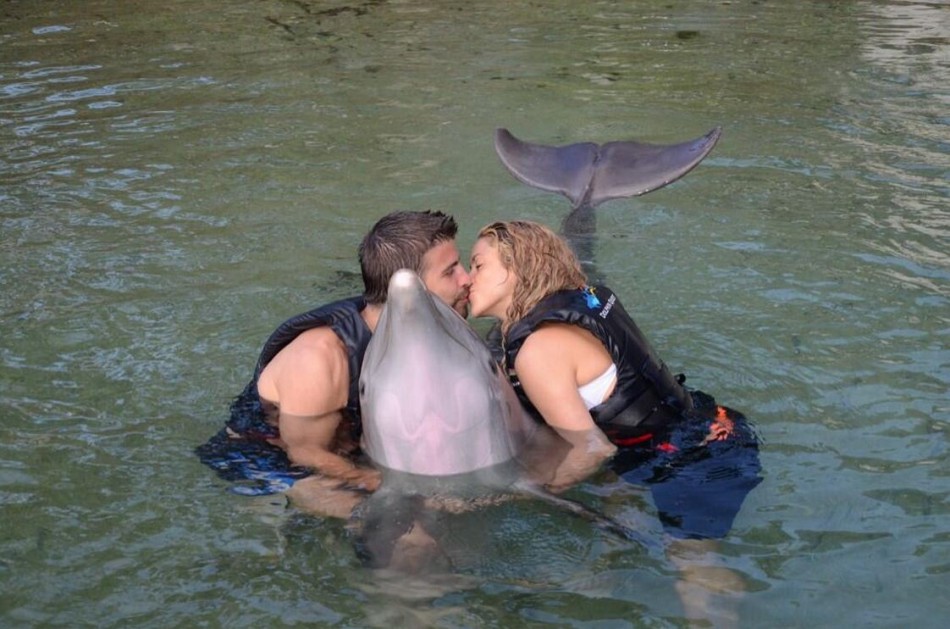 Shakira and Piqu on Vacation