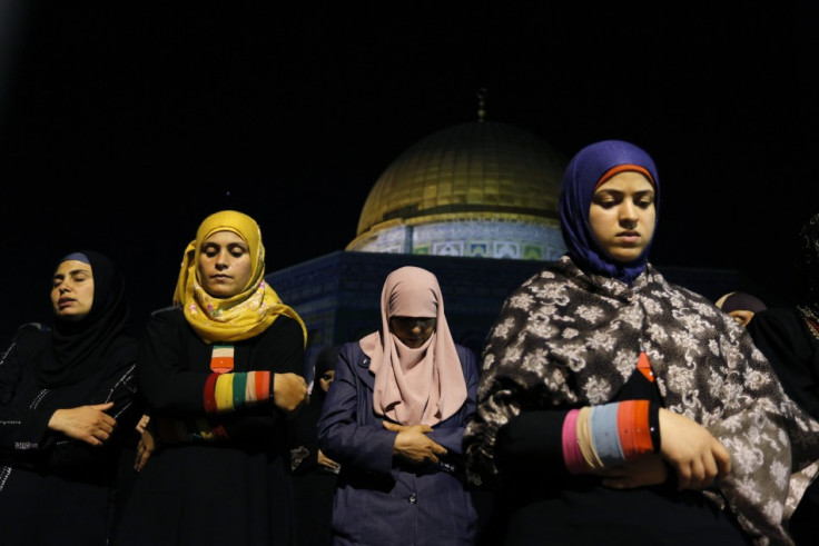 Muslim women pray in Jerusalem in the Night of Power (Photo: Reuters)