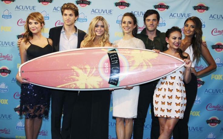 Cast members of the TV series Pretty Little Liars pose after winning the Choice Drama TV show award at the Teen Choice Awards 2013. (Photo: Reuters)