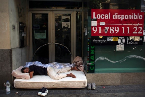 Spain has seen a massive drop in physical bank branches. At the entrance to a former Bankia-Caja Madrid bank branch, the sign reads, "retail space available" (Photo: Reuters)