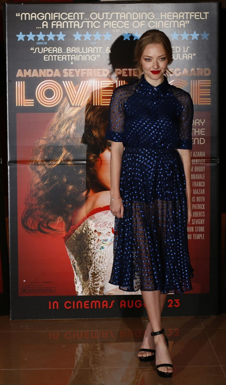 Amanda Seyfried wore a retro blue dress by Gucci to the UK premiere of Lovelace. (Photo: REUTERS/Andrew Winning) Amanda Seyfried wore a retro blue dress by Gucci to the UK premiere of Lovelace. (Photo: REUTERS/Andrew Winning)