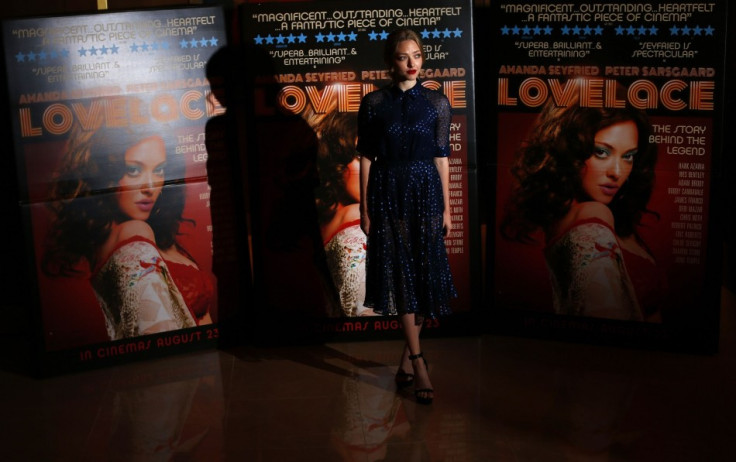 Linda Lovelace was a famous porn star of America in 70s. Amanda Seyfried's dress at Lovelace's UK premiere was inspired by her character of Linda Lovelace in the film. (Photo: REUTERS/Andrew Winning)