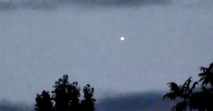 UFO Sighting: Disc-Shaped Glowing Object Spotted Hovering Over Derby