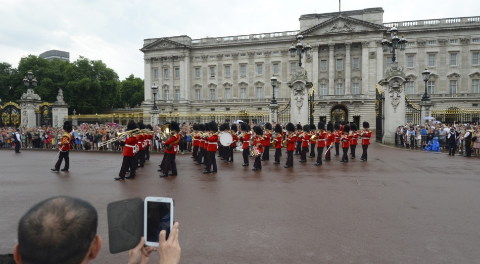 Chinese Tourists to Pump £1bn into UK Economy by 2017 | IBTimes UK