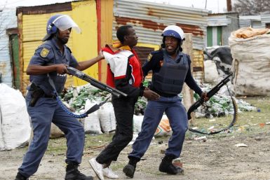 South African police move in on protesting Marikana miner