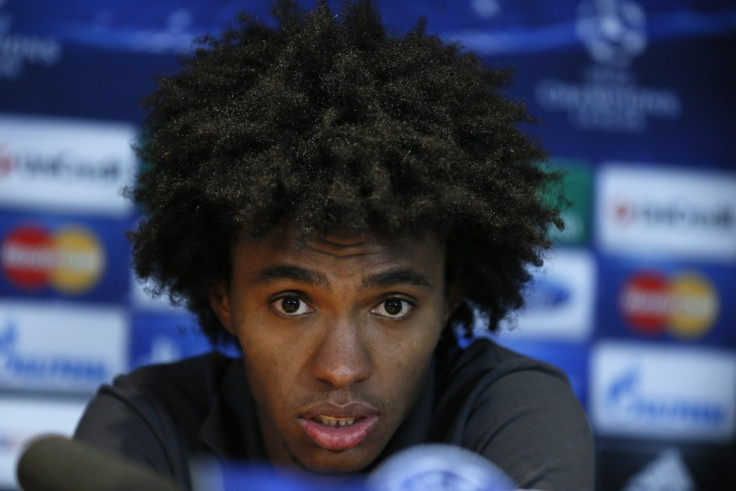 Willian has to choose between Tottenham and Liverpool. (Reuters)