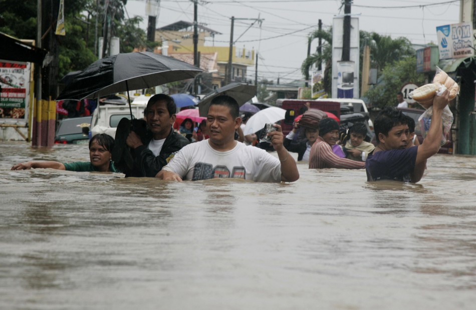 LOOK: Flash floods soak Manila | ABS-CBN News