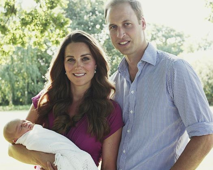 Prince George along with his parents Prince William and Kate Middleton in a latest royal family photo. (Photo: The British Monarchy Heir/Facebook)